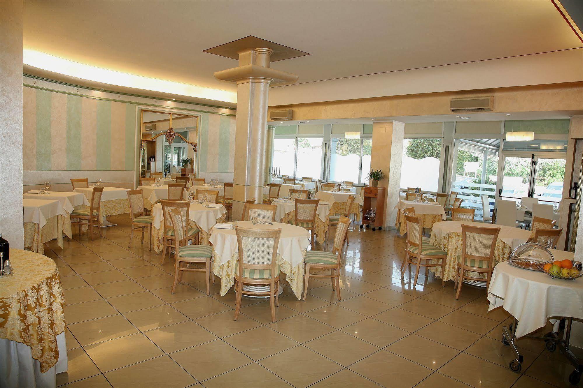 Hotel Ristorante Continental Osio Sotto Ngoại thất bức ảnh